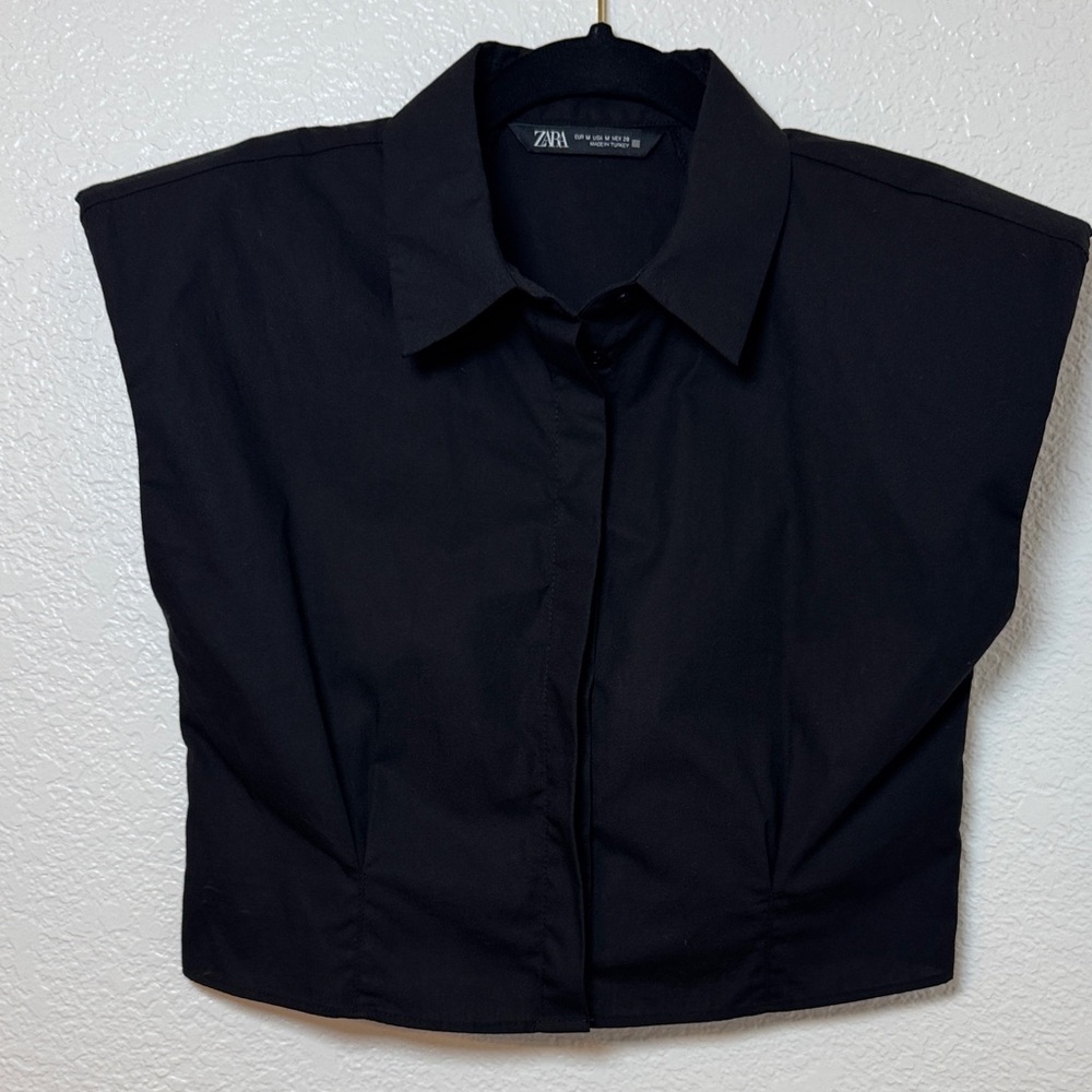 Zara Black Cropped Button-Down Shirt with Structured Shoulders